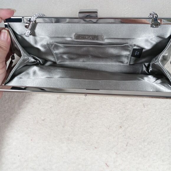 Kate Landry Silver Satin Pleated Evening Clutch Bag Kiss Lock Purse - Picture 5 of 13